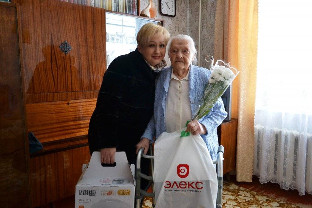 ЭЛЕКС поздравил с праздником 8 марта ветеранов Великой Отечественной войны в г. Шацк фото3